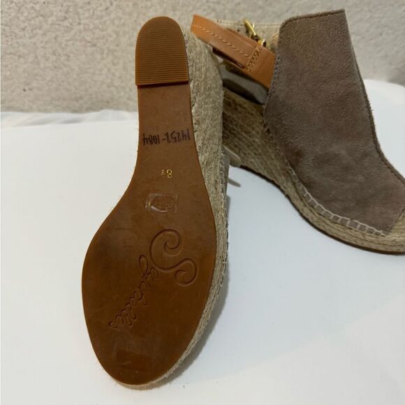 Seychelles 'Charismatic' Suede Wedge Peep Toe - Picture 6 of 11
